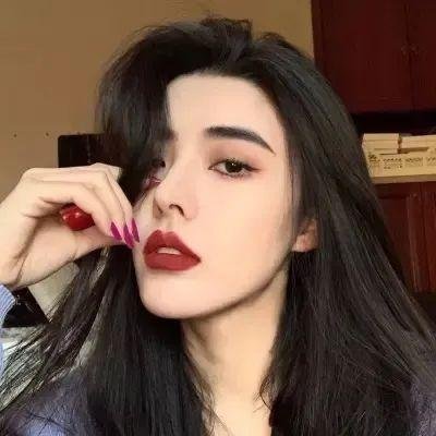 云想衣裳花想容